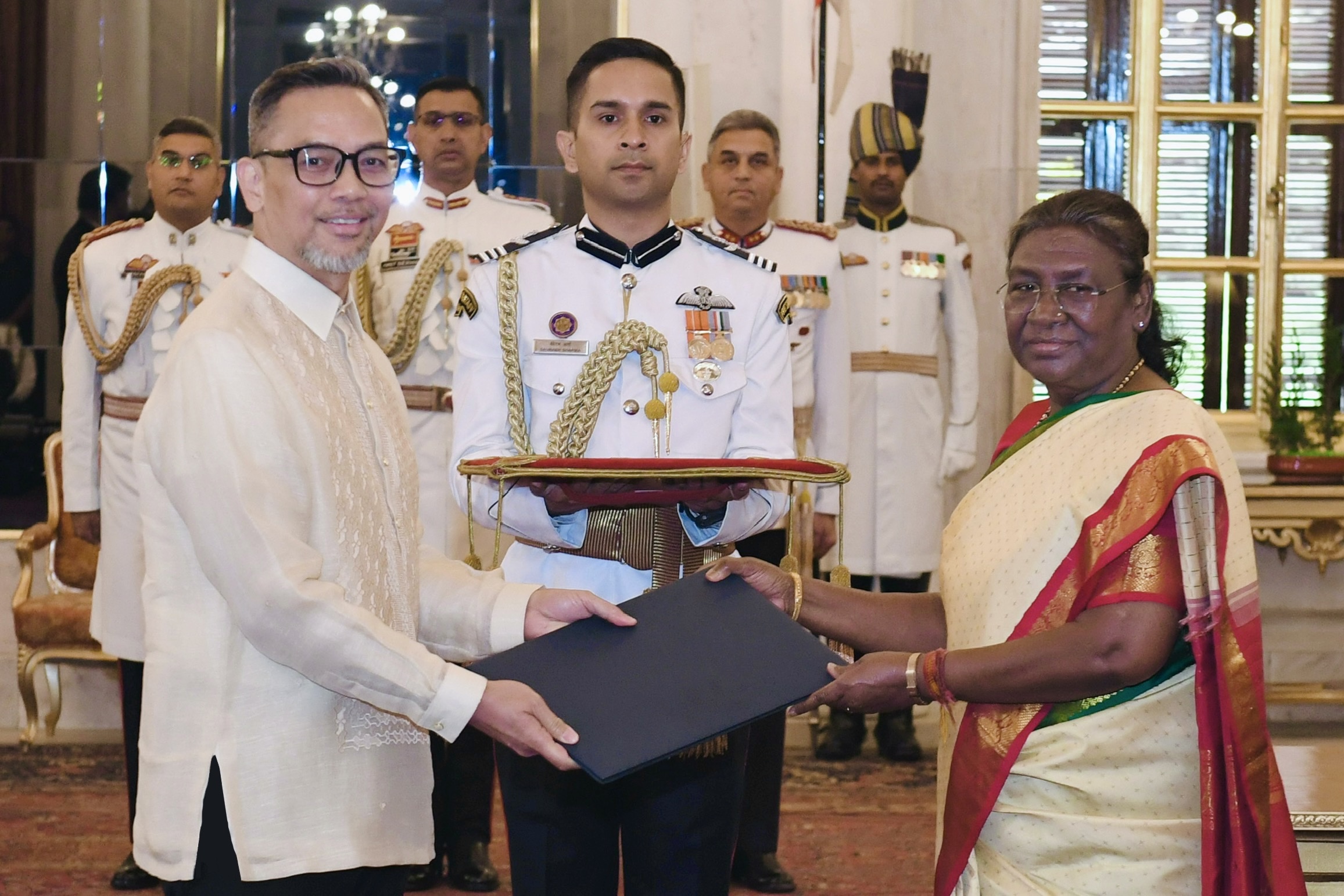 1 HE Mr Josel Francisco Ignacio Ambassador designate of the Republic of Philippines 27 03 2024 AS1 4611 2